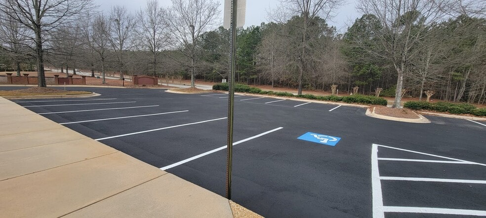 More Photos Of 170 Westridge Industrial Blvd, McDonough Office For Lease