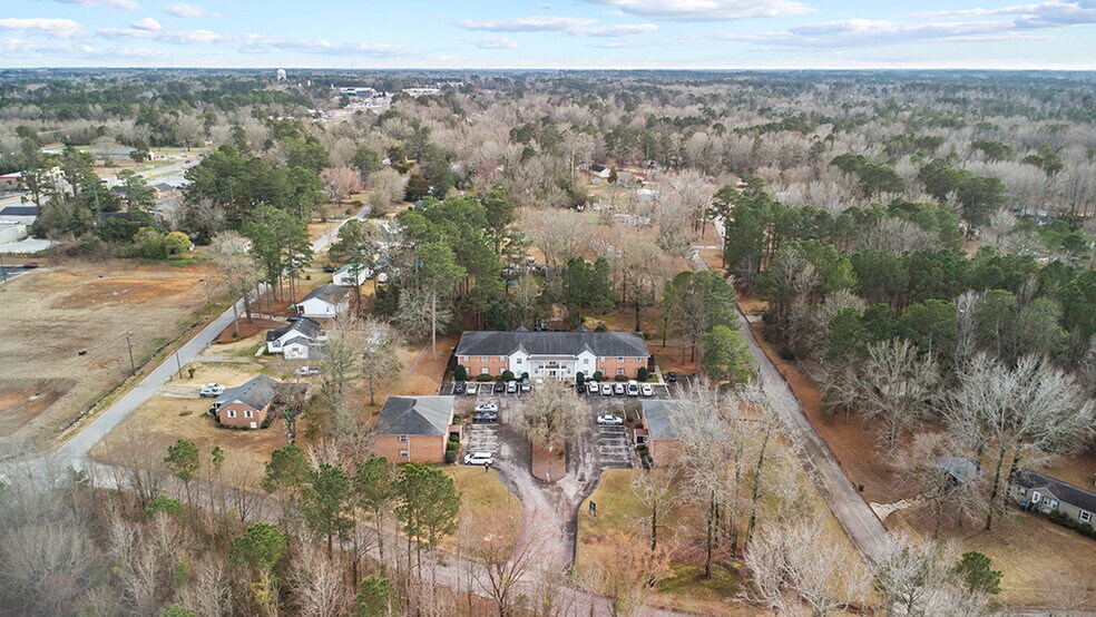 More Photos Of 170 Westwood Dr, Thomson Apartments For Sale