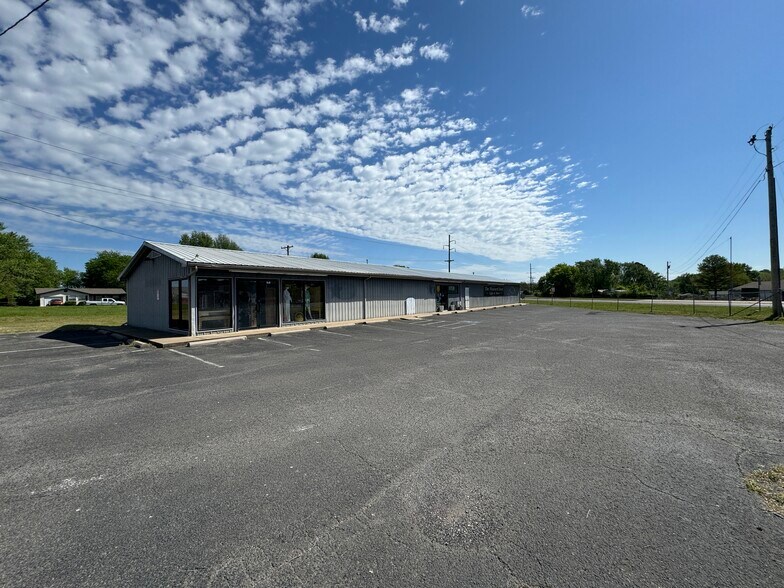 More Photos Of 205 Mimosa Ln, Tahlequah General Retail For Sale