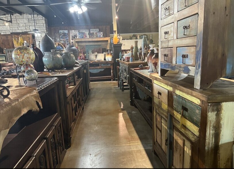 More Photos Of 3916 US Highway 287 N, Henrietta Storefront For Lease