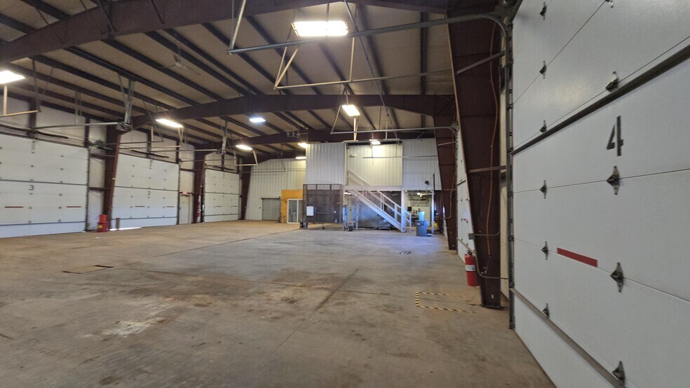 More Photos Of 10468 1st St SW, Killdeer Service For Lease