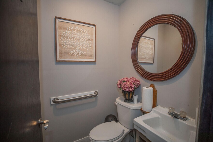 More Photos Of 105 Margaret Speight, Dadeville Restaurant For Sale