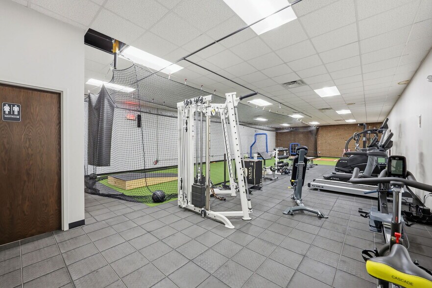 More Photos Of 2720 Discovery Dr, Raleigh Flex For Lease