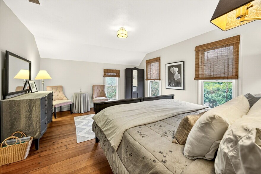 More Photos Of 668 N Main St, Ashland Hospitality For Sale