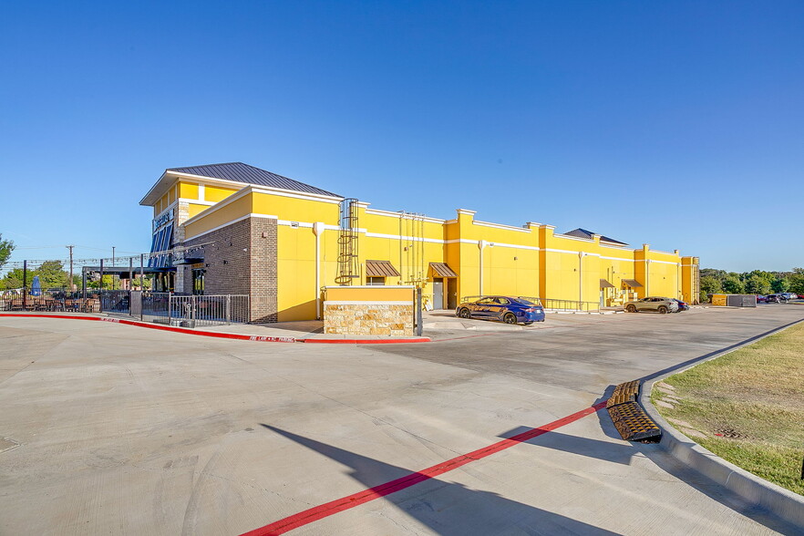 More Photos Of 1826 Cannon Dr, Mansfield Restaurant For Lease