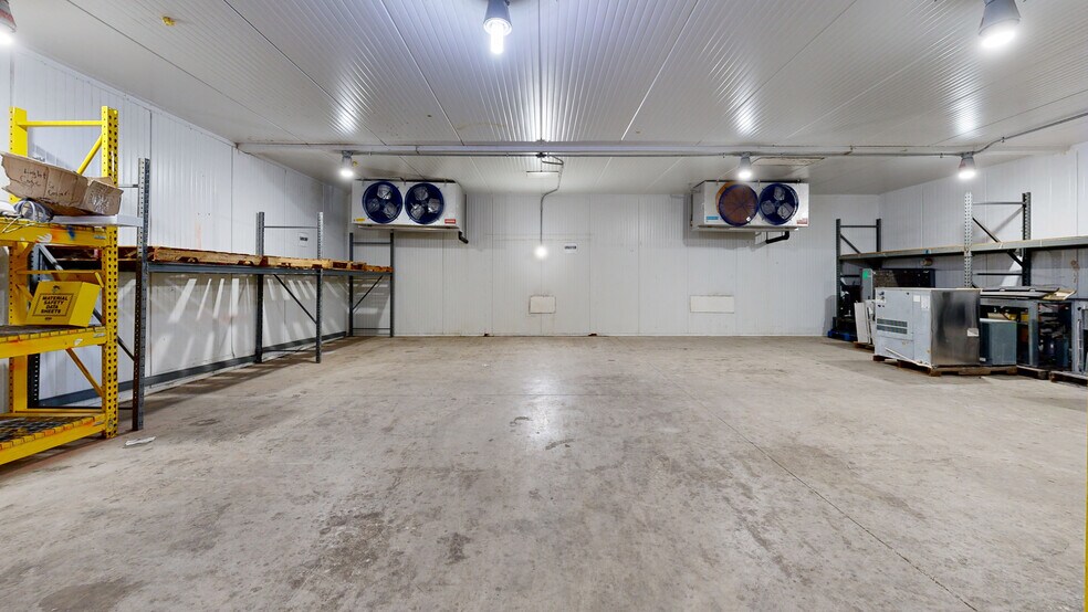 More Photos Of 174 NW 9th ave, Mulberry Distribution For Lease