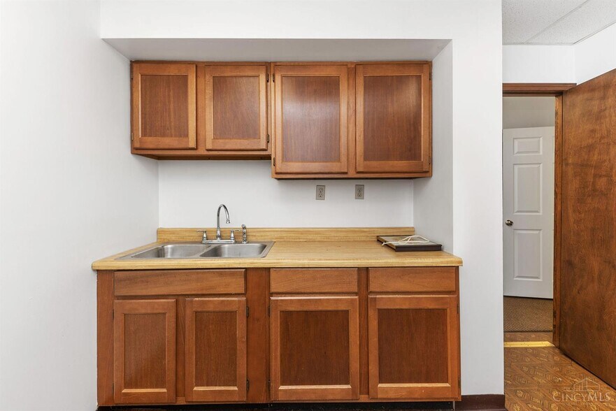 More Photos Of 112 Main St, Ripley General Retail For Sale