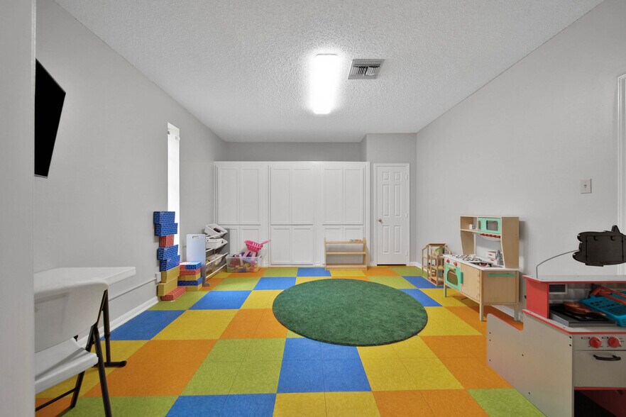 More Photos Of 6265 Shadowbend, The Woodlands Coworking Space