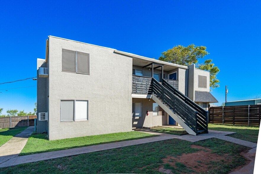 More Photos Of 501 Elm St, Sweetwater Apartments For Sale