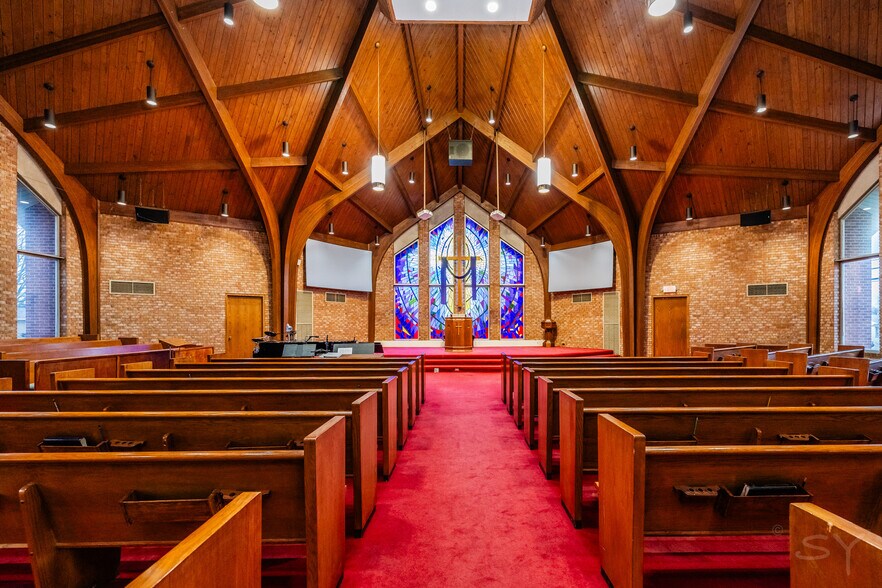 More Photos Of 1437 Oakton St, Park Ridge Specialty For Sale