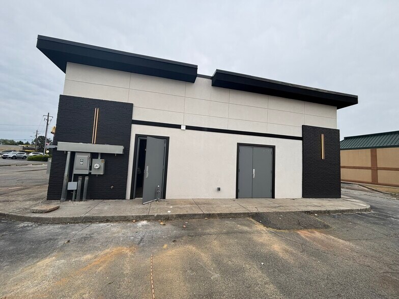 More Photos Of 307A Highway 49, Byron Restaurant For Lease