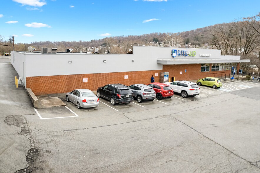 More Photos Of 113 W Main St, West Newton Freestanding For Lease