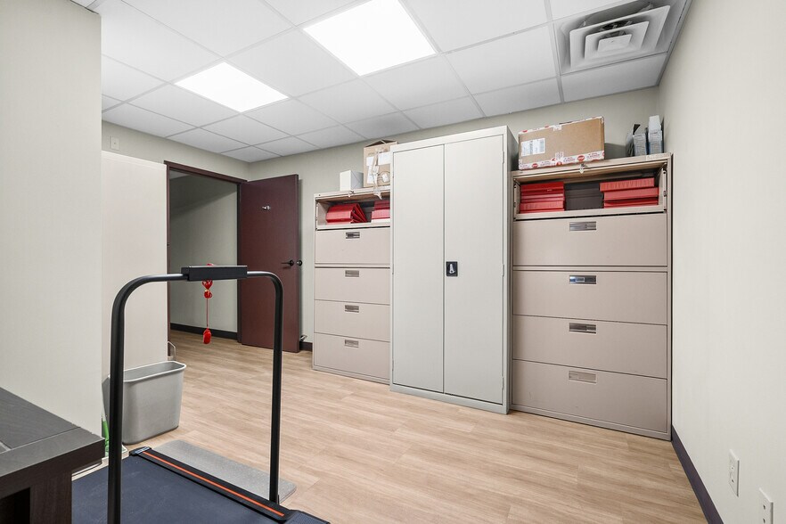 More Photos Of 1516 Trimble Ave, Kalamazoo Office For Sale