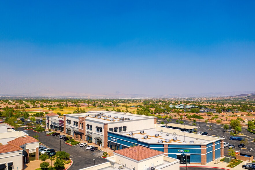 More Photos Of 670 S Green Valley Pky, Henderson Storefront Retail Office For Lease
