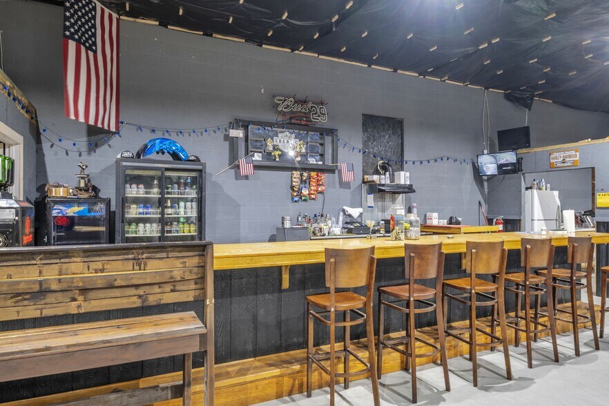 More Photos Of 1409 Buffalo Rd, Lawrenceburg Warehouse For Sale