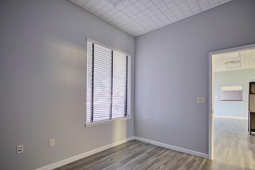 More Photos Of 2153 US Highway 27 S, Sebring Office For Sale