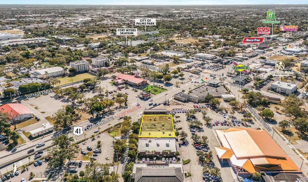 More Photos Of 2142-2158 Johnson St, Fort Myers Office For Lease