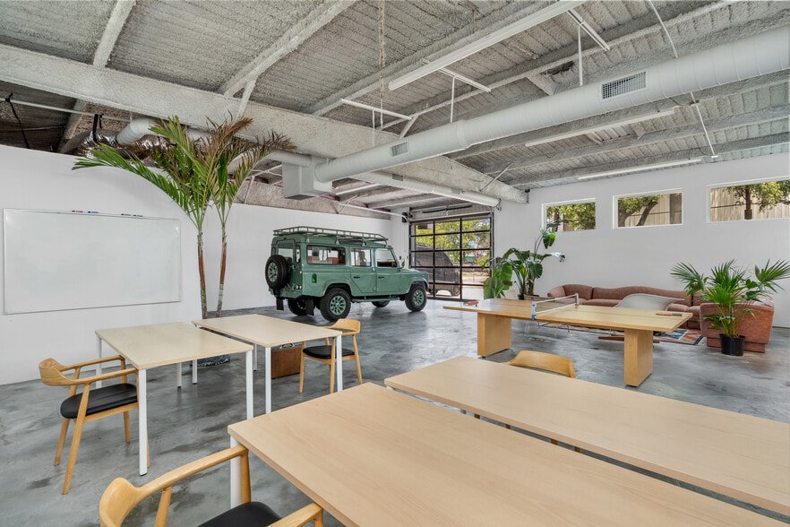 Primary Photo Of 3902 McKinney St, Houston Warehouse For Lease