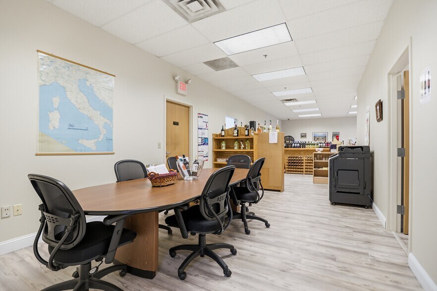 More Photos Of 678 Andover St, Lawrence Light Manufacturing For Lease