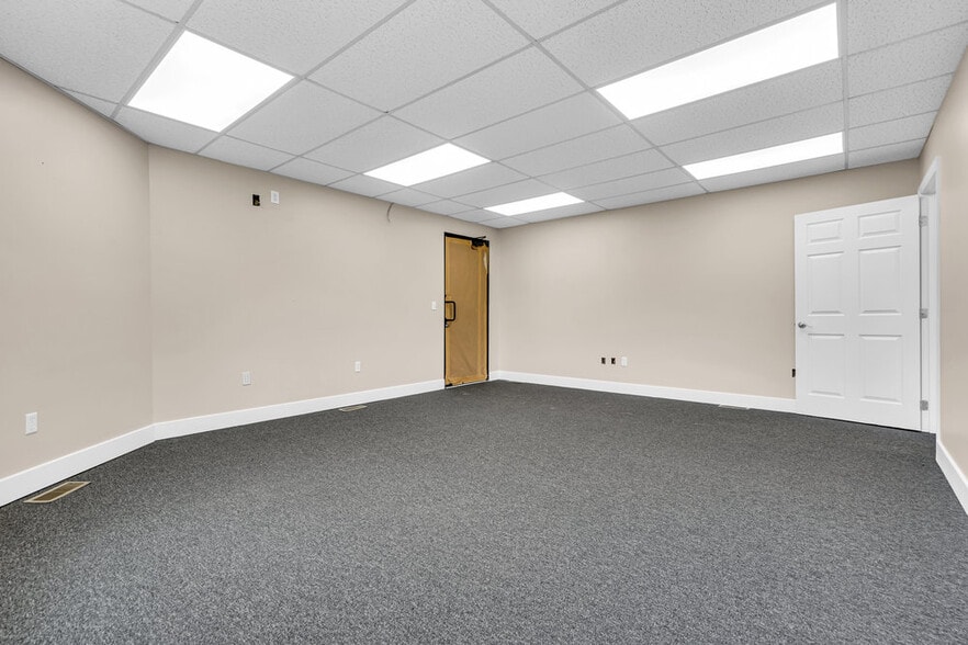 More Photos Of 75 Lacey Rd, Whiting Medical For Lease