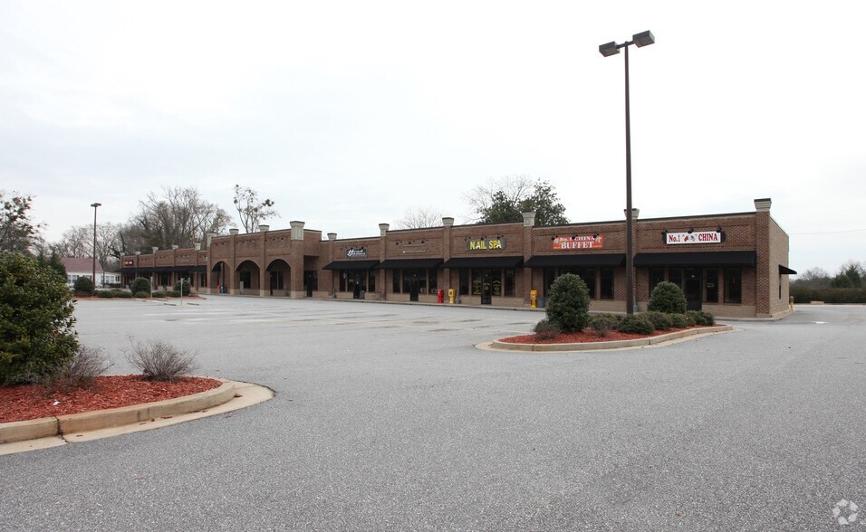 Primary Photo Of 200 General Daniels Ave, Danielsville General Retail For Lease