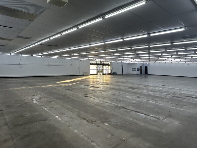 More Photos Of 1760 Winchester Rd, Memphis Freestanding For Lease