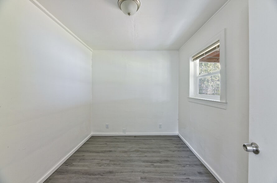 More Photos Of 1808 Spring St, Medford Apartments For Sale