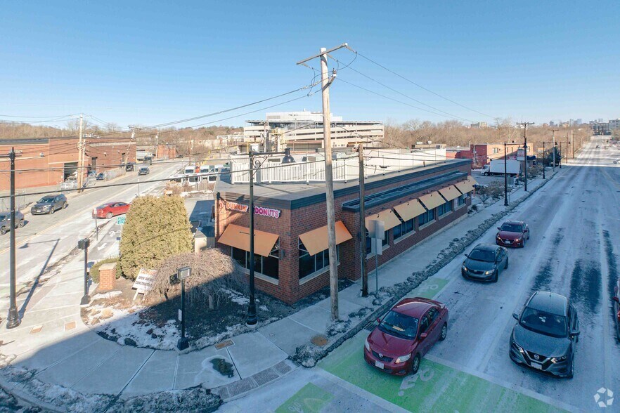 More Photos Of 640 Arsenal St, Watertown Storefront Retail Office For Lease