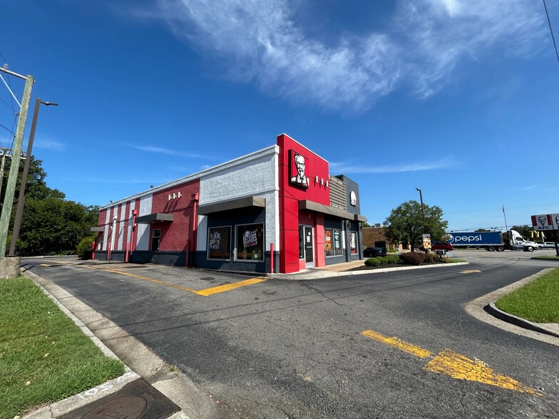 Primary Photo Of 5004 George Washington Hwy, Portsmouth Fast Food For Lease