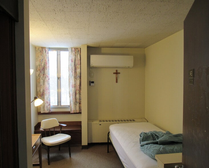 More Photos Of 29 Colton St, Farmington Religious Facility For Sale