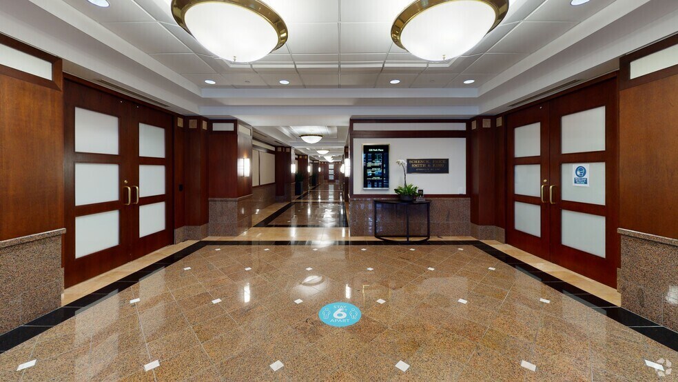 More Photos Of 200 Park Ave, Florham Park Unknown For Lease