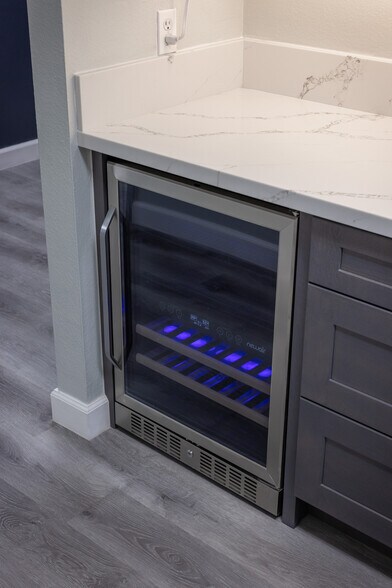 More Photos Of 2900 Bristol St, Costa Mesa Office For Sale