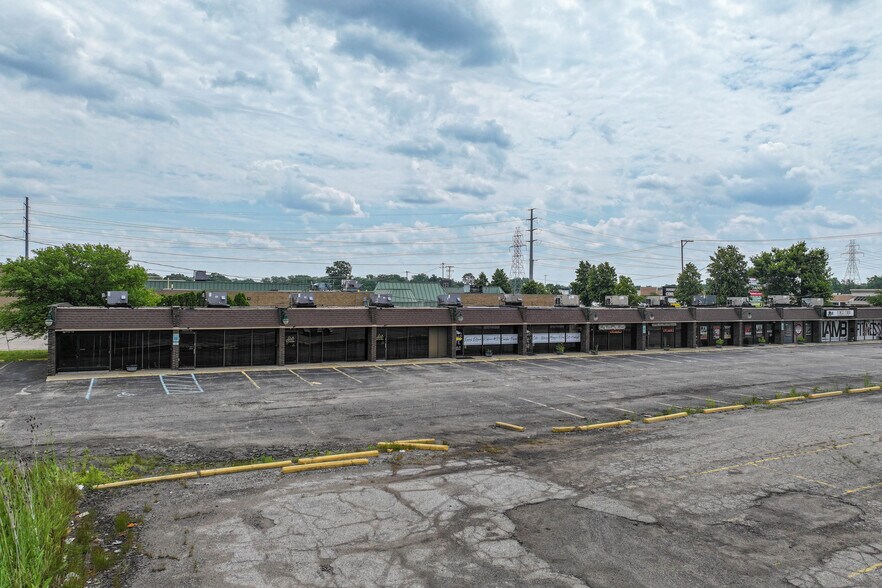 More Photos Of 4067 E Court St, Burton Freestanding For Sale
