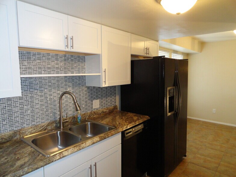 More Photos Of 1620 N Wilmot Rd, Tucson Apartments For Sale