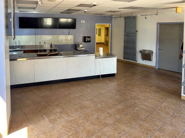 More Photos Of 1600 Wisconsin Ave NW, Washington Storefront Retail Office For Lease