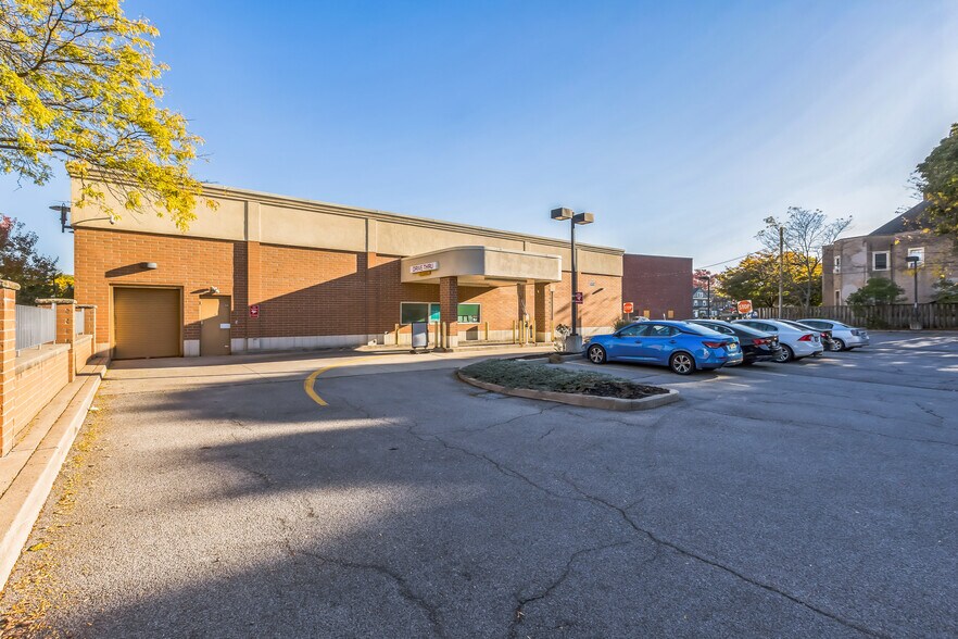 More Photos Of 565 Monroe Ave, Rochester Freestanding For Lease