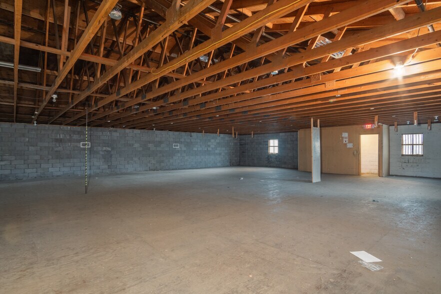 More Photos Of 80 W Circular St, Saratoga Springs Storefront For Lease