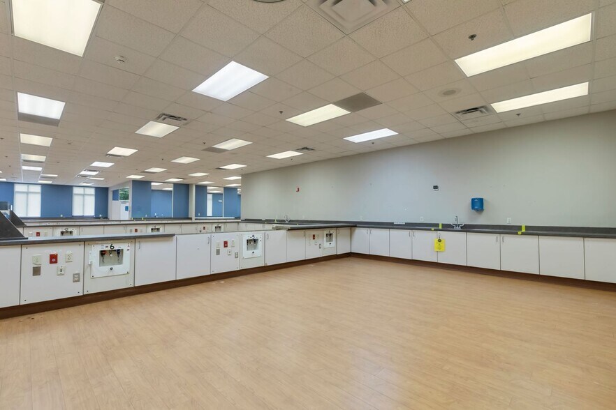 More Photos Of 1922 K M Wicker Memorial Dr, Sanford Medical For Lease