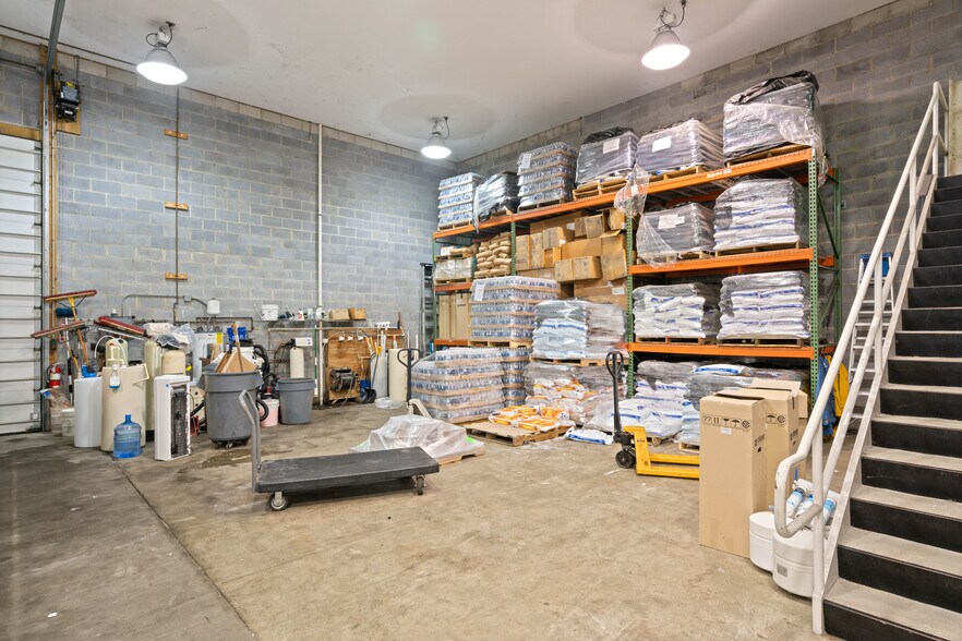 More Photos Of 20 McCarty Rd, Fredericksburg Industrial For Sale