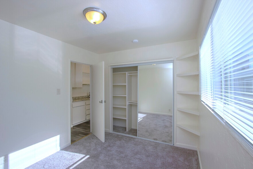 More Photos Of 545 Hampshire Ave, Redwood City Apartments For Sale