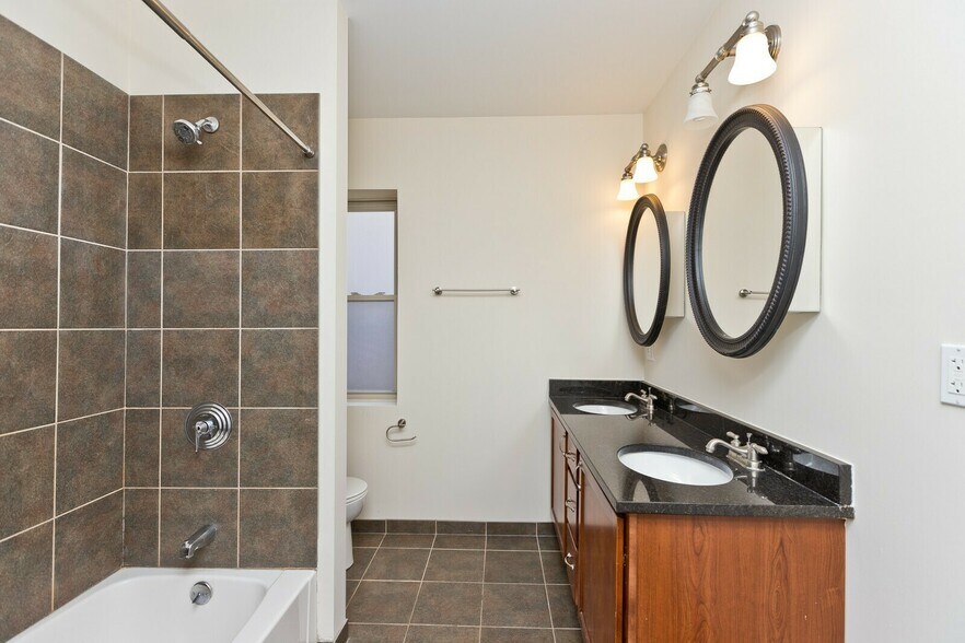 More Photos Of 5510 N Kenmore Ave, Chicago Apartments For Sale