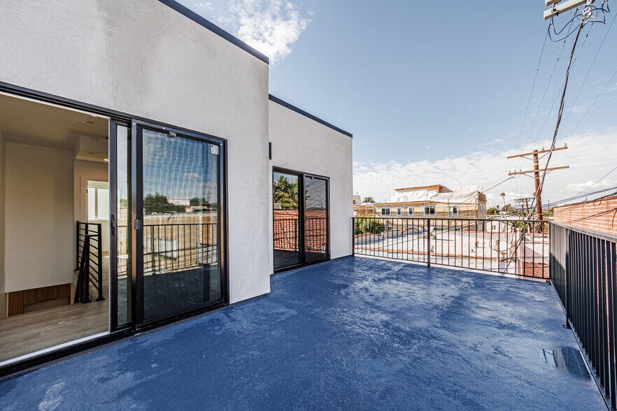 More Photos Of 5209 W 20th St, Los Angeles Multifamily For Sale