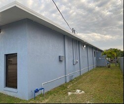 More Photos Of 2850-2852 47th Ave N, Saint Petersburg Warehouse For Sale