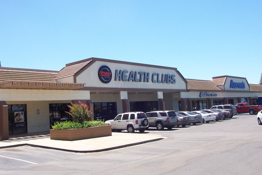 More Photos Of 700-1020 W Kettleman Ln, Lodi Unknown For Lease