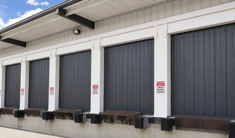 More Photos Of 212 Robinson Rd NW, Calhoun Truck Terminal For Lease