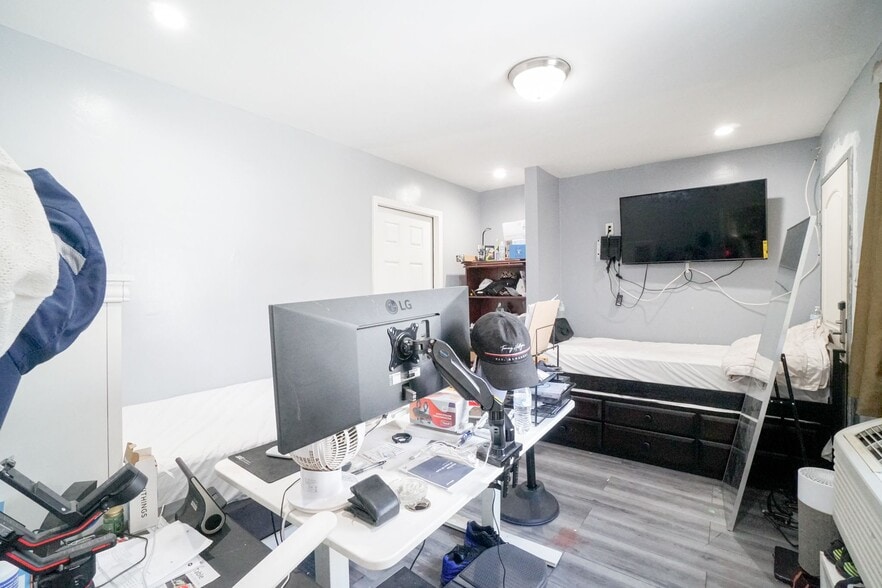 More Photos Of 3101 E Pacific Coast Hwy, Signal Hill Hotel For Sale