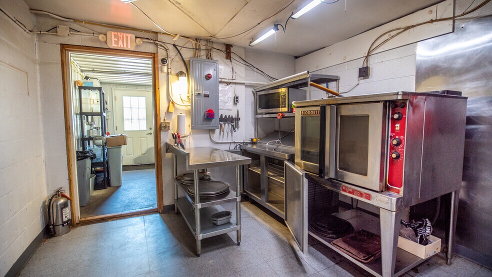 More Photos Of 2862 Route 38, Emlenton Bar For Sale