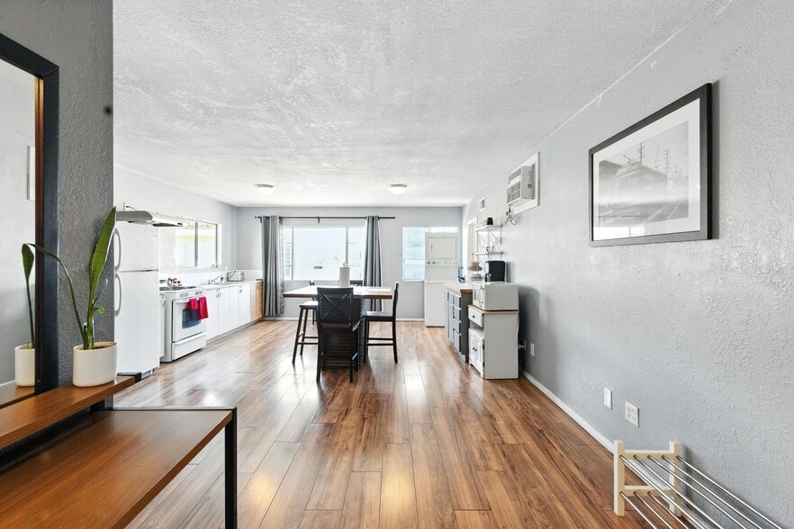 More Photos Of 5332 Beverly Blvd, Los Angeles Office Residential For Sale