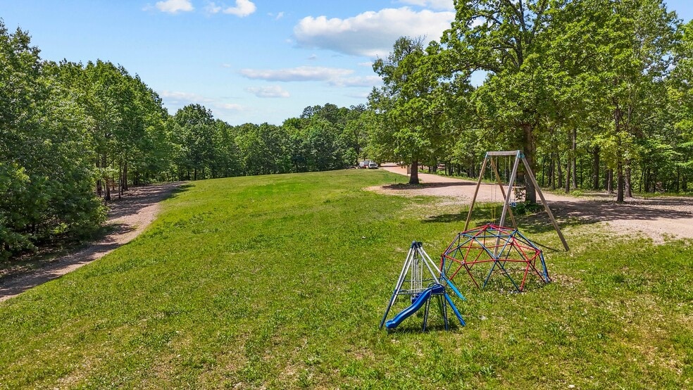 More Photos Of 10 Mint Ridge Rd, Eureka Springs Trailer Camper Park For Sale