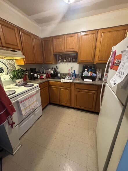 More Photos Of 509 Last Resort Ct, Cumberland Multifamily For Sale